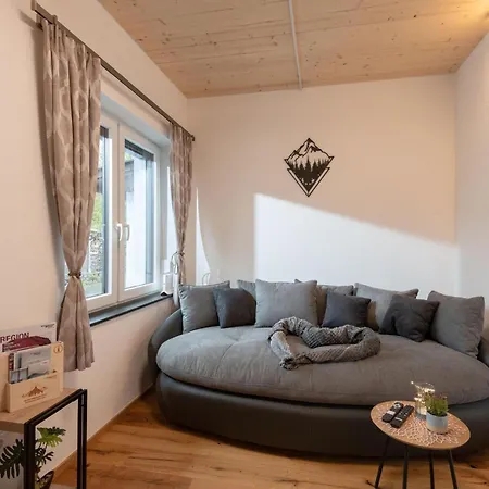 Almblick Apartamento Angath